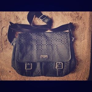 AUTHENTIC COACH Black Crossbody Purse